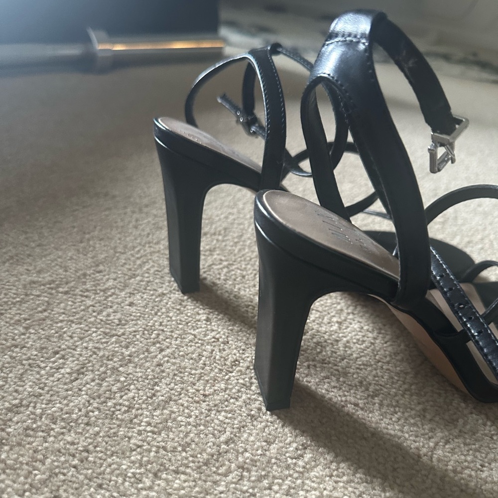 Shoes - Picture 4 of 4